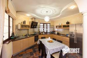 Коттедж 420м&sup2;, 2-этажный, участок 5 сот.  