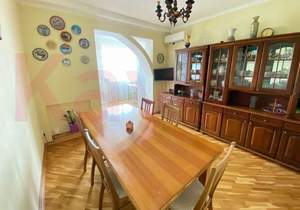 Дом 480м², 3-этажный, участок 4 сот.  