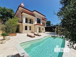 Коттедж 276м&sup2;, 3-этажный, участок 5 сот.  