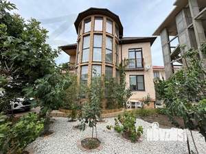 Дом 287м&sup2;, 3-этажный, участок 4 сот.  