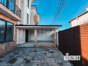 Дом 175м&sup2;, 3-этажный, участок 200 сот.  