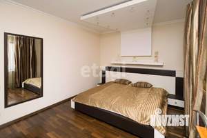 Дом 807м&sup2;, 3-этажный, участок 6 сот.  