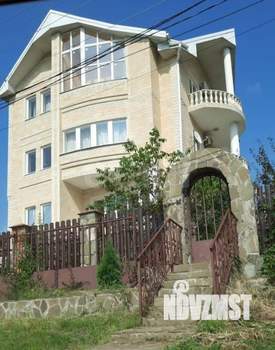 Дом 400м², 2-этажный, участок 7 сот.  