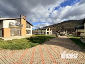 Дом 166м&sup2;, 2-этажный, участок 6 сот.  