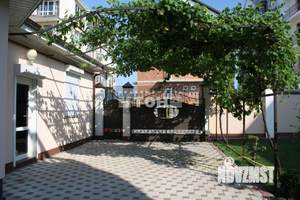 Коттедж 367м&sup2;, 3-этажный, участок 6 сот.  