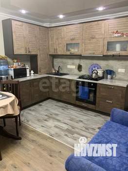 Дом 189м&sup2;, 3-этажный, участок 4 сот.  