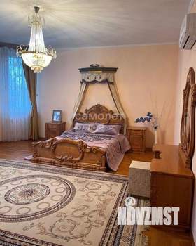 Дом 550м&sup2;, 2-этажный, участок 5 сот.  