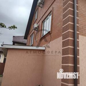 Дом 204м&sup2;, 3-этажный, участок 6 сот.  