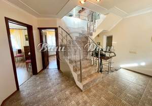 Дом 180м², 3-этажный, участок 2 сот.  