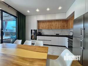 Дом 220м², 3-этажный, участок 3 сот.  