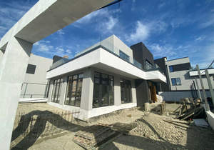 Дом 225м&sup2;, 2-этажный, участок 4 сот.  