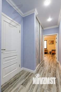 Дом 392м&sup2;, 3-этажный, участок 5 сот.  