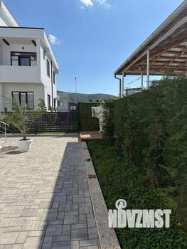 Коттедж 240м&sup2;, 2-этажный, участок 4 сот.  