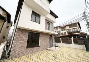 Дом 171м&sup2;, 3-этажный, участок 2 сот.  