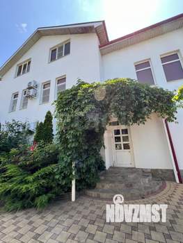 Дом 463м&sup2;, 3-этажный, участок 10 сот.  