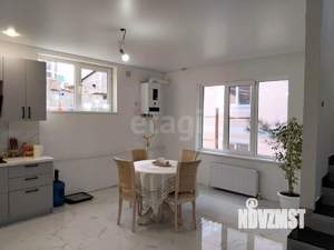 Дом 200м&sup2;, 2-этажный, участок 4 сот.  