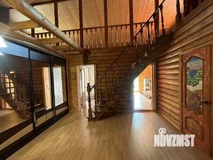 Дом 200м&sup2;, 2-этажный, участок 4 сот.  