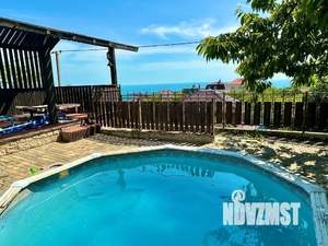 Дом 933м&sup2;, 2-этажный, участок 7 сот.  