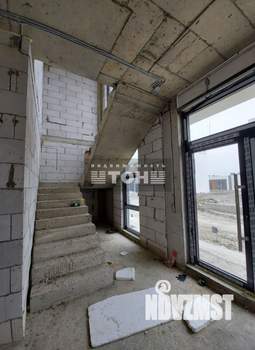 Коттедж 260м&sup2;, 2-этажный, участок 6 сот.  