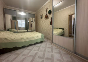 Дом 140м&sup2;, 3-этажный, участок 1 сот.  