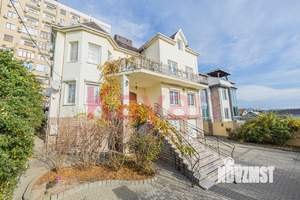 Дом 516м², 3-этажный, участок 8 сот.  