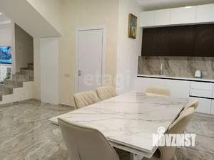 Дом 212м&sup2;, 3-этажный, участок 3 сот.  