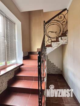 Коттедж 295м&sup2;, 3-этажный, участок 4 сот.  