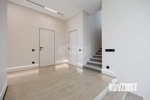 Дом 227м&sup2;, 2-этажный, участок 4 сот.  