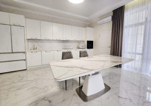 Дом 181м&sup2;, 2-этажный, участок 5 сот.  