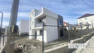 Дом 200м&sup2;, 2-этажный, участок 4 сот.  