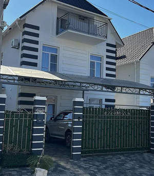 Дом 220м², 3-этажный, участок 3 сот.  