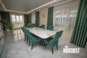 Дом 304м², 2-этажный, участок 4 сот.  