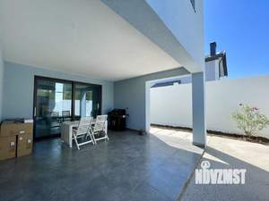 Дом 220м&sup2;, 2-этажный, участок 4 сот.  