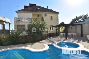 Дом 516м&sup2;, 4-этажный, участок 8 сот.  