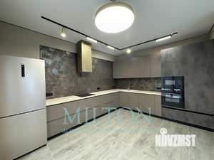 Дом 275м², 3-этажный, участок 3 сот.  