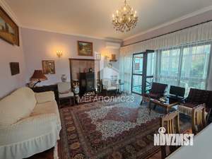 Дом 280м&sup2;, 3-этажный, участок 6 сот.  