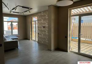 Дом 275м&sup2;, 3-этажный, участок 3 сот.  