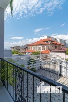 Коттедж 237м&sup2;, 3-этажный, участок 3 сот.  