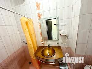 Дом 933м&sup2;, 2-этажный, участок 7 сот.  