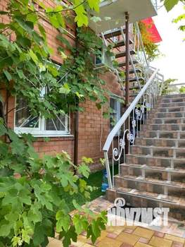 Дом 163м&sup2;, 3-этажный, участок 7 сот.  