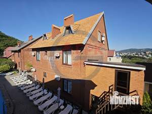 Дом 450м&sup2;, 3-этажный, участок 6 сот.  