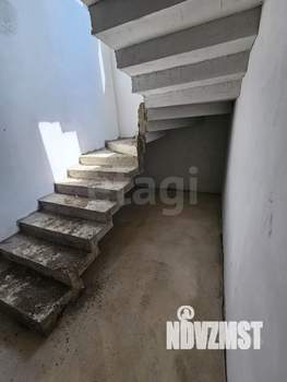 Дом 200м&sup2;, 3-этажный, участок 5 сот.  