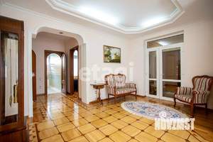 Дом 538м&sup2;, 3-этажный, участок 9 сот.  