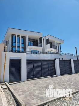 Дом 291м&sup2;, 3-этажный, участок 3 сот.  