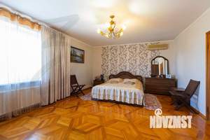 Дом 359м&sup2;, 3-этажный, участок 4 сот.  