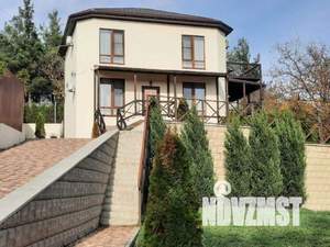 Дом 202м&sup2;, 2-этажный, участок 8 сот.  