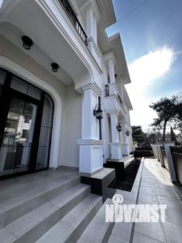 Коттедж 365м², 2-этажный, участок 6 сот.  