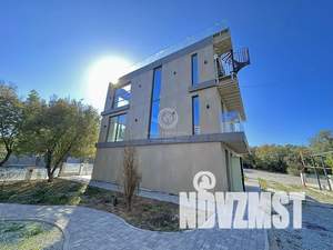 Коттедж 360м&sup2;, 3-этажный, участок 4 сот.  