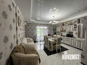 Дом 225м&sup2;, 3-этажный, участок 1 сот.  