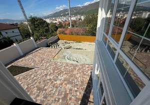 Дом 168м&sup2;, 2-этажный, участок 8 сот.  